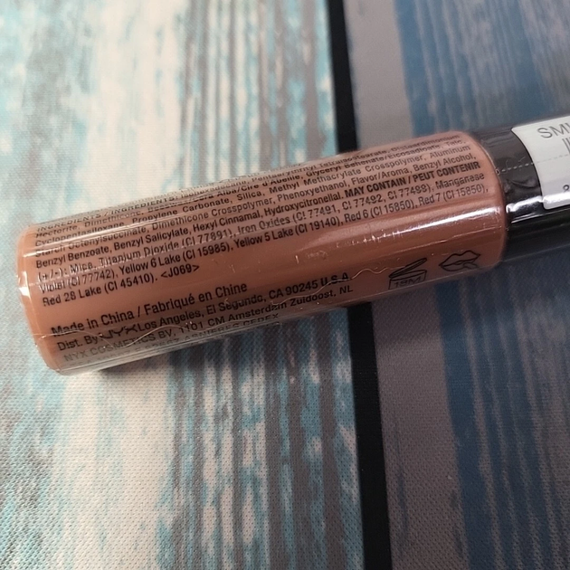 Жидкая помада с матовым финишем Nyx Soft Matte Lip Cream Stockholm SMLC02 бежевый 8 мл - изображение 9