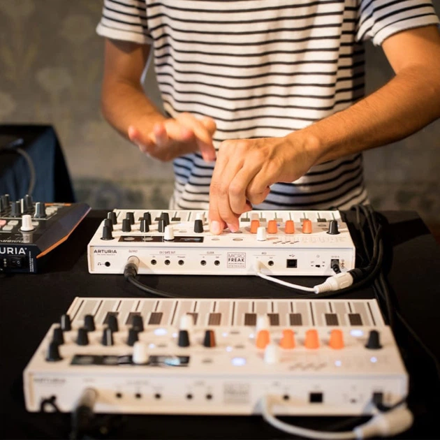 Syntezator Arturia MicroFreak Vocoder Edition - Zdjęcie 7 Syntezator Arturia MicroFreak Vocoder Edition - obraz 7