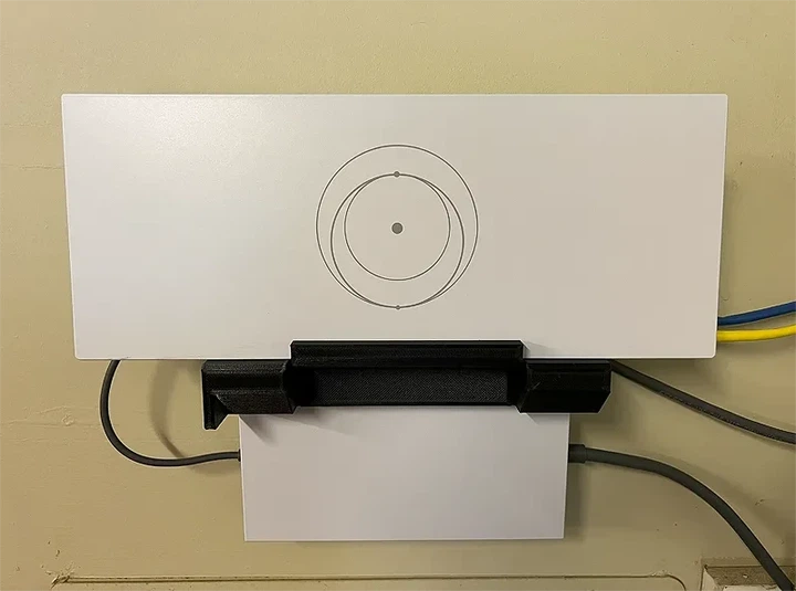 Настенное крепление для роутера Starlink Gen 3 черное - Фото 4 Настенное крепление для роутера Starlink Gen 3 черное - изображение 4