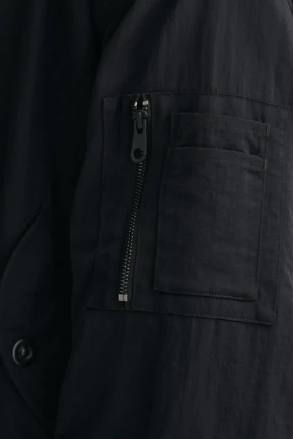 Чоловічий чорний бомбер OVERSIZED FLIGHT BOMBER JACKET Gant L 7006363 - Фото 8 Чоловічий чорний бомбер OVERSIZED FLIGHT BOMBER JACKET Gant L 7006363 - изображение 8