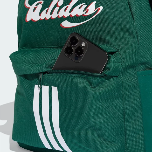 Рюкзак спортивный тканевый 27 л вмещает формат А4 Adidas Tiro Graphic Backpack Ii KD9878 Зеленый (4068805206979) - Фото 6 Рюкзак спортивный тканевый 27 л вмещает формат А4 Adidas Tiro Graphic Backpack Ii KD9878 Зеленый (4068805206979) - изображение 6