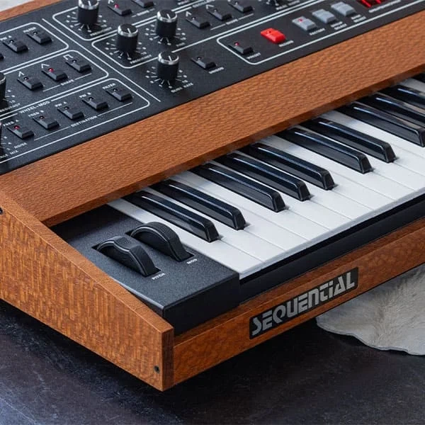 Синтезатор Sequential Prophet-10 Special Edition - Фото 5 Синтезатор Sequential Prophet-10 Special Edition - зображення 5
