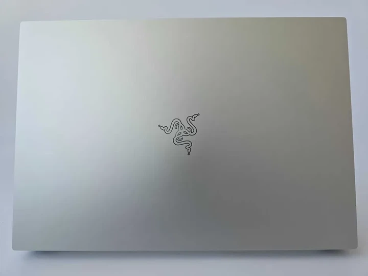 Ноутбук Razer Blade 18 I9 13950HX/RTX 4090/RAM 16GB/SSD 512GB/QHD 240Hz Б\В - Б/У - Фото 8 Ноутбук Razer Blade 18 I9 13950HX/RTX 4090/RAM 16GB/SSD 512GB/QHD 240Hz Б\В - Б/У - изображение 8