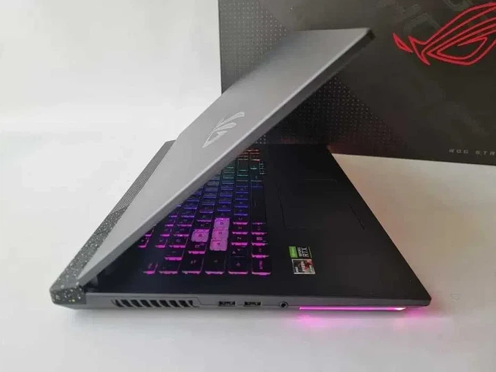 Ноутбук Asus ROG STRIX G17 G713 R9 7940HX/RTX 4070/RAM 16GB/SSD 512GB/QHD 240Hz Б\В - Б/У - Фото 5 Ноутбук Asus ROG STRIX G17 G713 R9 7940HX/RTX 4070/RAM 16GB/SSD 512GB/QHD 240Hz Б\В - Б/У - изображение 5