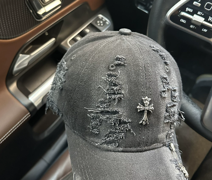 Чорна Кепка Chrome Hearts з хрестом рвана Y2K Гранж - Фото 3 Чорна Кепка Chrome Hearts з хрестом рвана Y2K Гранж - изображение 3