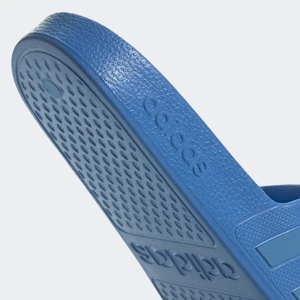Жіночі шльопанці Adilette Aqua GZ5866 легкі тапки пляжні блакитні Розмір 38 - зображення 6
