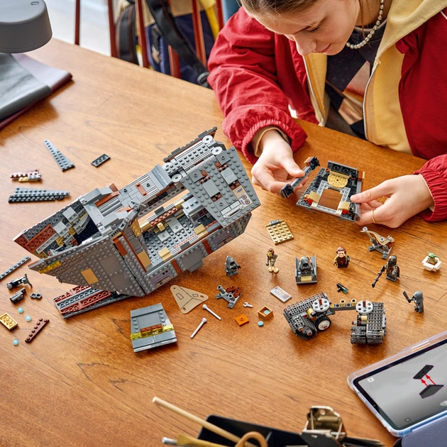 Zestaw klocków LEGO Star Wars Piaskoczołg wędrownych Jawów i bagnorożec 1683 elementy (75453) - obraz 8