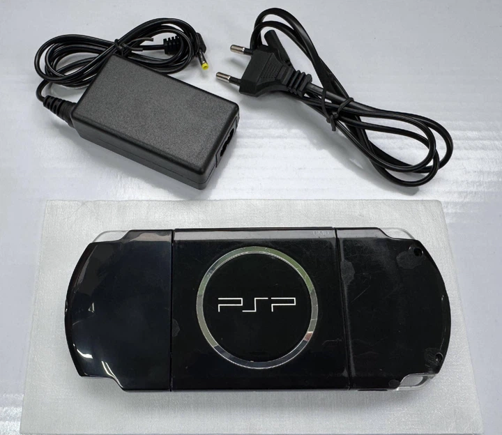 Ігрова консоль Sony PlayStation Portable 3000, модифікована, чорна, Б/В - Фото 4 Ігрова консоль Sony PlayStation Portable 3000, модифікована, чорна, Б/В - зображення 4