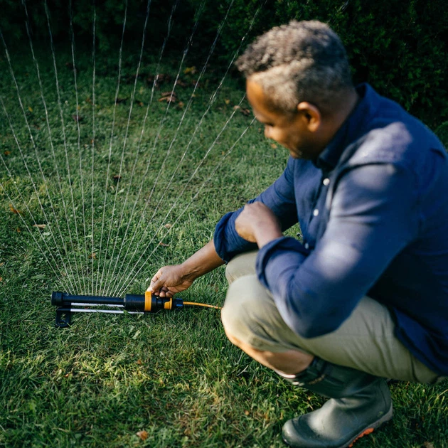 Дощувач Fiskars осцилюючий Fiskars Solid M (1070835) - изображение 6
