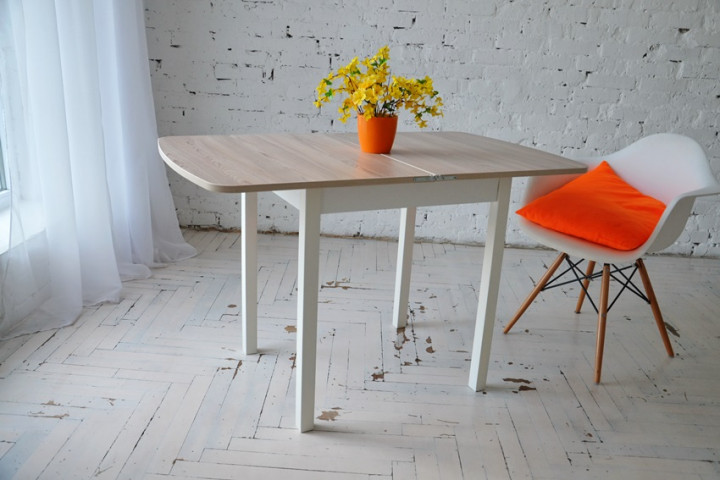 Почему стоит покупать деревянный раскладной стол?
