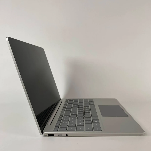 Нетбук Б-класс Microsoft Surface Laptop GO 2 / 12.4" (1536x1024) IPS Touch / Intel Core i5-1135G7 (4 (8) ядра по 2.4 - 4.2 GHz) / 8 GB DDR4 / 128 GB SSD / Intel Iris Xe Graphics / WebCam / Type-C б/у + Подарок Беспроводная мышь / USB - изображение 4