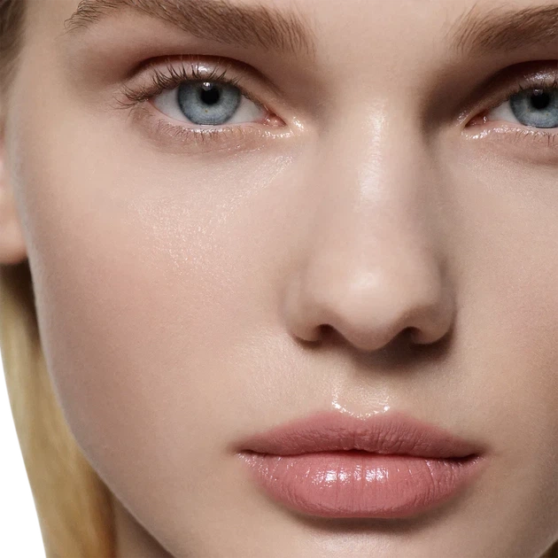 Увлажняющая помада Victoria Beckham Posh Lip Moisturizing Colour Lipstick Pout 2 г - изображение 7
