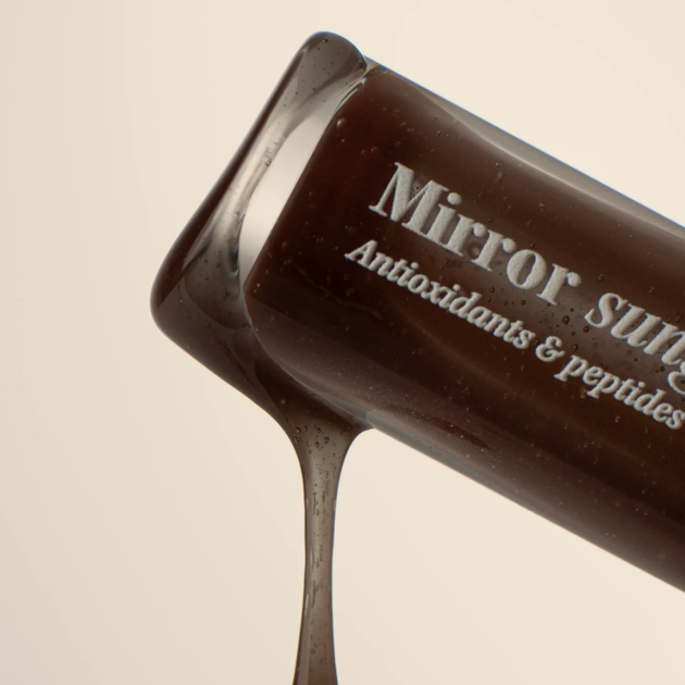 Солнцезащитный блеск для губ HUGS Mirror Sungloss Cold Brew SPF 20+ PA++ 5,5 мл - изображение 2