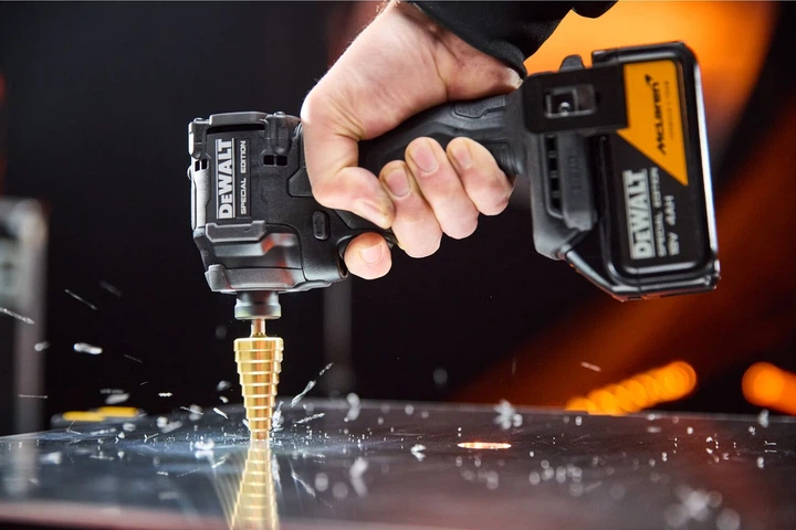 Набір з двох інструментів акумуляторних безщіткових DeWalt Mclaren F1 Team Special Edition (5054905333089) - зображення 7