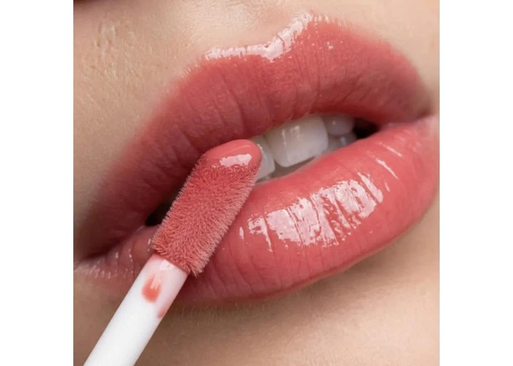 Блеск для губ TopFace Supernova Volume Lipgloss для объема, сияния и ухода за губами 004 Rezonans Розово-персиковый 4 мл - Фото 2 Блеск для губ TopFace Supernova Volume Lipgloss для объема, сияния и ухода за губами 004 Rezonans Розово-персиковый 4 мл - изображение 2