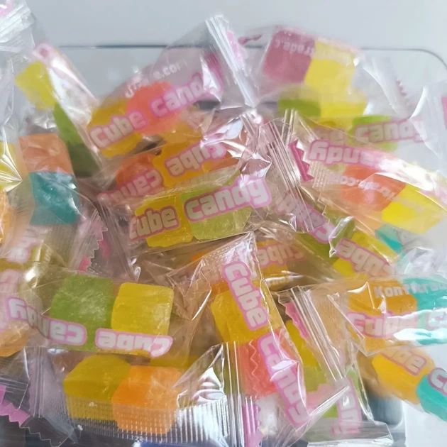 Леденцы мелкие КУБ CUBE candy 1кг. Конфеты-Кубики с буквами фруктовые - изображение 3