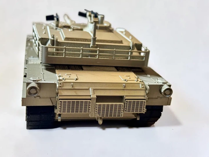 Конструктор для сборки танка M1A1 Abrams, масштаб 1:35 - изображение 2