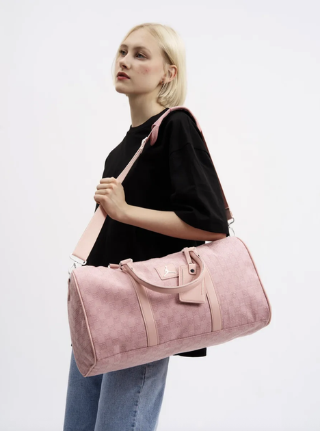Спортивная сумка через плечо Jordan Duffle Monogram в розовом цвете. - Фото 5 Спортивная сумка через плечо Jordan Duffle Monogram в розовом цвете. - изображение 5