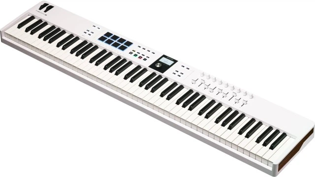 Миди-клавиатура Arturia KeyLab Essential 88 mk3 White - Фото 4 Миди-клавиатура Arturia KeyLab Essential 88 mk3 White - изображение 4