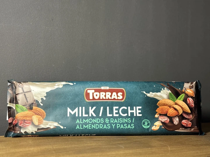 Молочный шоколад TORRAS с миндалем и изюмом, без глютена, 250г (Испания) - Фото 1 Молочный шоколад TORRAS с миндалем и изюмом, без глютена, 250г (Испания) - изображение 1