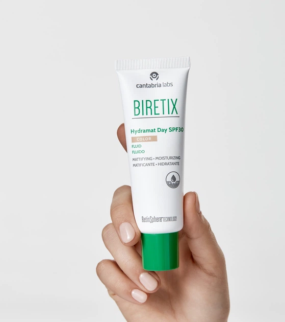 Матирующий флюид с тоном для проблемной кожи Cantabria Labs Biretix Hydramat Day SPF 30 Colour 50 мл - изображение 3
