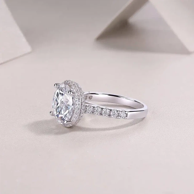 Срібна каблучка з муасанітом 5Ct Розмір 18 Сертифікат (9303) - Фото 3 Срібна каблучка з муасанітом 5Ct Розмір 18 Сертифікат (9303) - зображення 3
