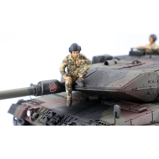 Конструктор ICM Holding Leopard 2A6 ЗСУ з екіпажем - зображення 9