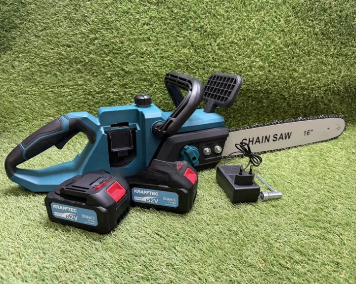 Акумуляторна ланцюгова пила Krafftec Germany PRO CS-4002 48V 6Ah 40 см безщіткова пила для обрізки дерев і рубки гілок з двома акумуляторами та зарядним пристроєм - Фото 3 Акумуляторна ланцюгова пила Krafftec Germany PRO CS-4002 48V 6Ah 40 см безщіткова пила для обрізки дерев і рубки гілок з двома акумуляторами та зарядним пристроєм - зображення 3