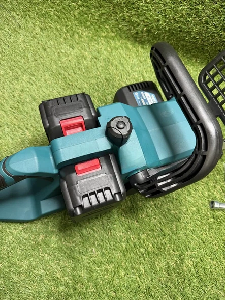 Акумуляторна ланцюгова пила Krafftec Germany PRO CS-4002 48V 6Ah 40 см безщіткова пила для обрізки дерев і рубки гілок з двома акумуляторами та зарядним пристроєм - Фото 6 Акумуляторна ланцюгова пила Krafftec Germany PRO CS-4002 48V 6Ah 40 см безщіткова пила для обрізки дерев і рубки гілок з двома акумуляторами та зарядним пристроєм - зображення 6