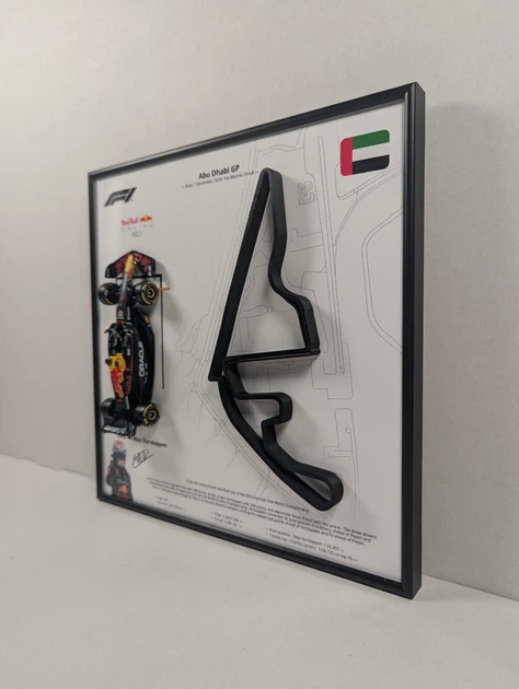 3D Картина На Стіну 25x25 см з Моделлю Bburago Red Bull Racing RB21 Formula One Team в Масштабі 1:43 Переможне Гран-Прі 2025р. для № 1 Max Verstappen та 3D траса Abu Dhabi GP "Yas Marina Circuit" / Сезон 2025 / Формула 1 / Макс Ферстаппен - Фото 7 3D Картина На Стіну 25x25 см з Моделлю Bburago Red Bull Racing RB21 Formula One Team в Масштабі 1:43 Переможне Гран-Прі 2025р. для № 1 Max Verstappen та 3D траса Abu Dhabi GP "Yas Marina Circuit" / Сезон 2025 / Формула 1 / Макс Ферстаппен - изображение 7