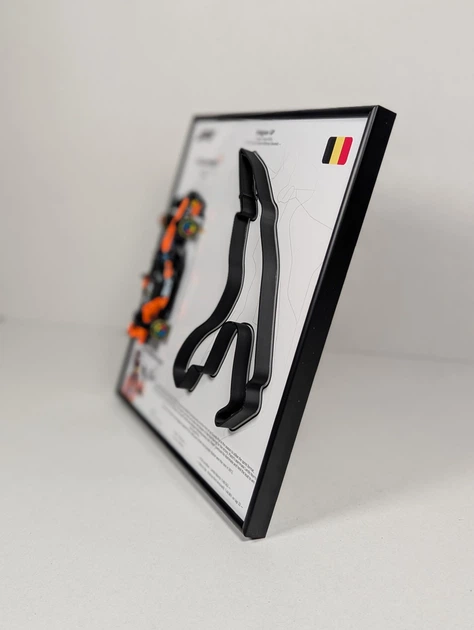 3D Картина На Стіну 25x25 см з Моделлю Bburago McLaren MCL39 Formula One Team в Масштабі 1:43 Переможне Гран-Прі 2025р. для № 81 Oscar Piastri та 3D траса Belgian GP "Circuit de Spa-Francorchamps" / Сезон 2025 / Формула 1 / Оскар Піастрі - изображение 10