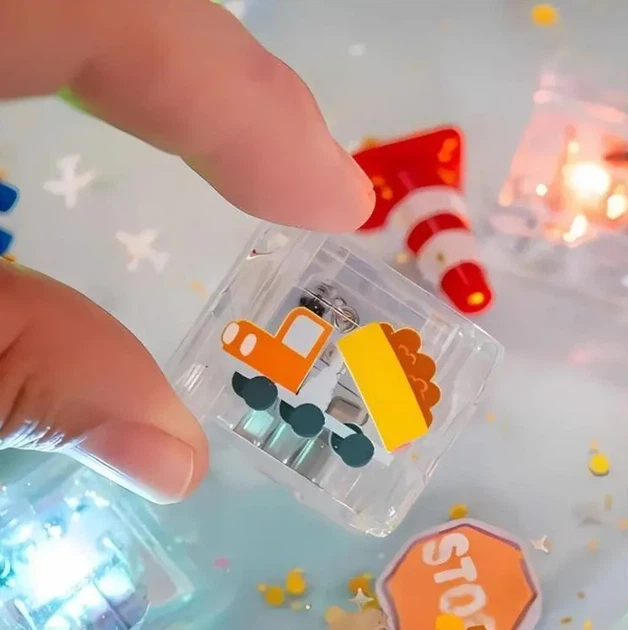 Kostki sensoryczne Glo Pals świecące w wodzie 6 szt (0850065381145) - Zdjęcie 3 Kostki sensoryczne Glo Pals świecące w wodzie 6 szt (0850065381145) - obraz 3