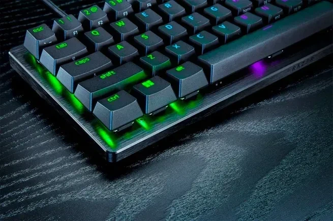 Клавіатура Razer Huntsman V3 Pro Mini USB Black (RZ03-04990100-R3M1) - Фото 6 Клавіатура Razer Huntsman V3 Pro Mini USB Black (RZ03-04990100-R3M1) - зображення 6