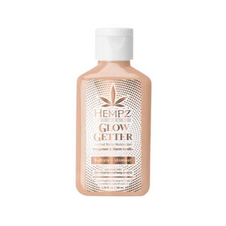 Молочко для тіла з шиммером "Бергамот та Тепла Ваніль" Glow Getter Shimmer Herbal Body Moisturizer Bergamot & Warm Vanilla Hempz 66 мл (8104-02) - Фото 6 Молочко для тіла з шиммером "Бергамот та Тепла Ваніль" Glow Getter Shimmer Herbal Body Moisturizer Bergamot & Warm Vanilla Hempz 66 мл (8104-02) - зображення 6