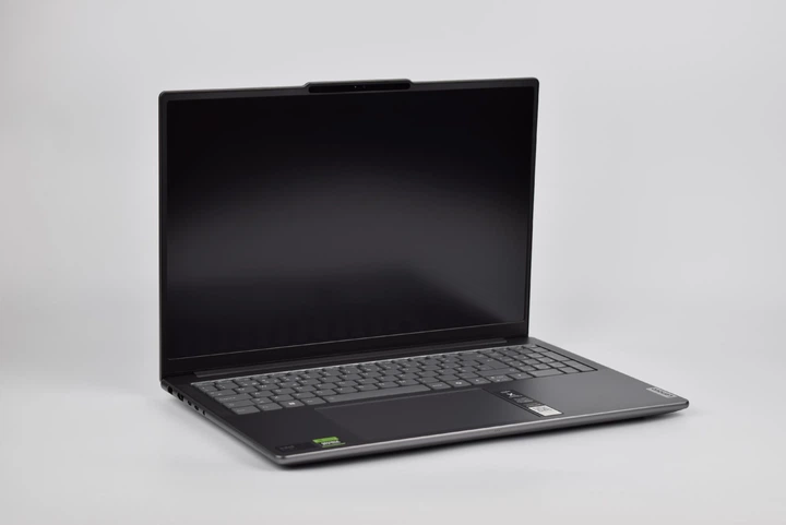Ультрабук Lenovo Yoga Pro 9 16IMH9 Ultra 9-185H / 32GB / 1TB / RTX 4070 / 16" 3.2K Mini LED 165Hz / Win11 Ноутбук - зображення 4