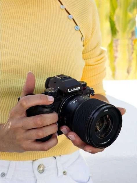Стандартний об'єктив Panasonic S-S50ME S 50mm f/1.8 - Фото 2 Стандартний об'єктив Panasonic S-S50ME S 50mm f/1.8 - изображение 2