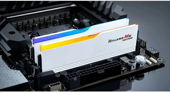 Оперативна пам'ять G.Skill DDR5-6000 32768MB PC5-48000 (Kit of 2x16384MB) Ripjaws M5 Neo RGB White (F5-6000J3636F16GX2-RM5NRW) - Фото 5 Оперативна пам'ять G.Skill DDR5-6000 32768MB PC5-48000 (Kit of 2x16384MB) Ripjaws M5 Neo RGB White (F5-6000J3636F16GX2-RM5NRW) - зображення 5