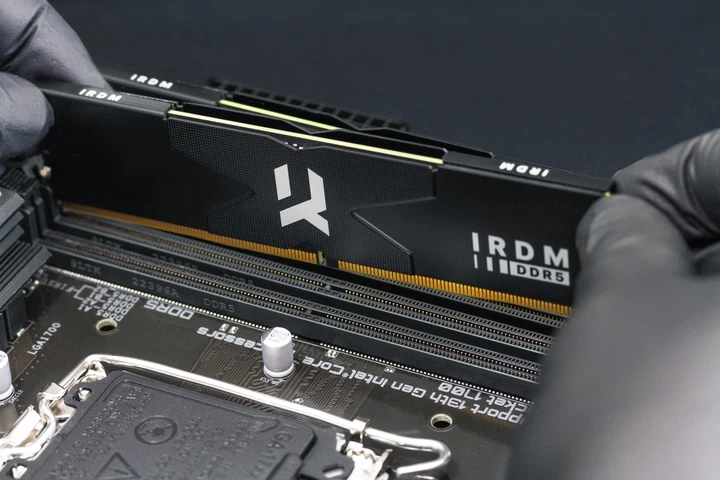 Оперативна пам'ять Goodram DDR5-6000 32768MB PC5-48000 (Kit of 2x16384) IRDM Black (IR-6000D564L30S/32GDC) - изображение 2