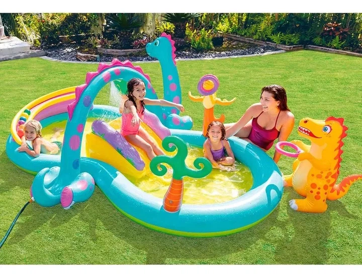 Надувной игровой центр для детей Intex 57135-2 "Планета динозавров", 333 х 229 х 112 см, с шариками 10 шт, подстилкой, насосом, ярким и безопасным надувным пространством для игр. - Фото 4 Надувной игровой центр для детей Intex 57135-2 "Планета динозавров", 333 х 229 х 112 см, с шариками 10 шт, подстилкой, насосом, ярким и безопасным надувным пространством для игр. - изображение 4