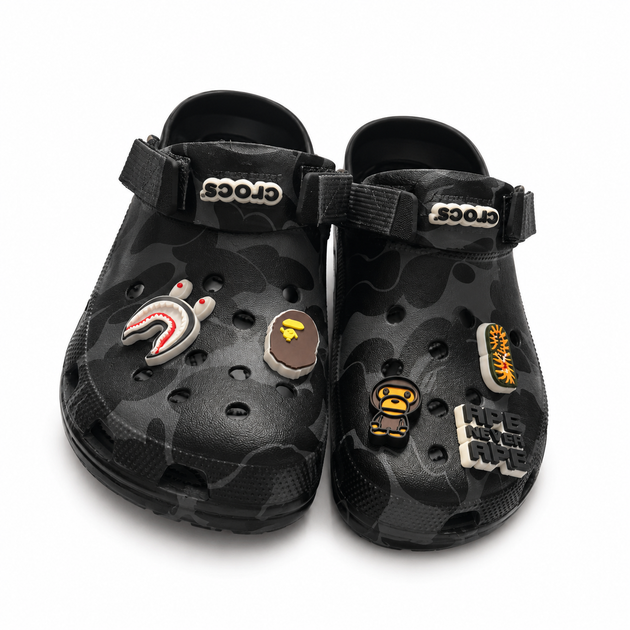 Крокси Crocs Bape чорні унісекс 37-38 на стопу 23 см гумові сабо з ремінцем, вентиляційними отворами та джибітсами - зображення 6