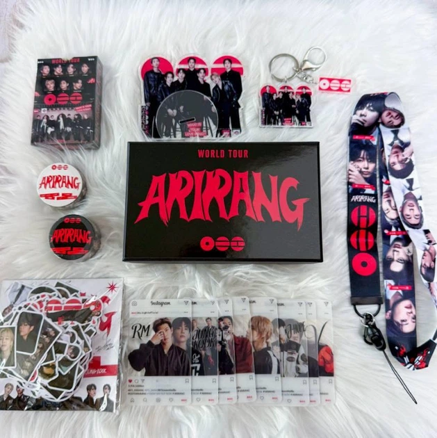 Ігровий набір БТС ARMY Подарунковий бокс BTS Arirang world tour k-pop картки наліпки акриловий стенд брелок к-поп - Фото 3 Ігровий набір БТС ARMY Подарунковий бокс BTS Arirang world tour k-pop картки наліпки акриловий стенд брелок к-поп - зображення 3