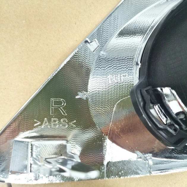 Накладка противотуманной фары Toyota Camry 50 (XV50) USA (2011–2014), цвет хром с черным кантом Правая - изображение 3
