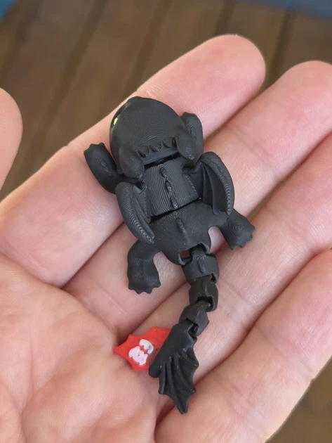 Брелок Дракон Беззубик Mini Flexi Toothless Pocket Dragon 8 См 3Д Печать - Фото 4 Брелок Дракон Беззубик Mini Flexi Toothless Pocket Dragon 8 См 3Д Печать - изображение 4