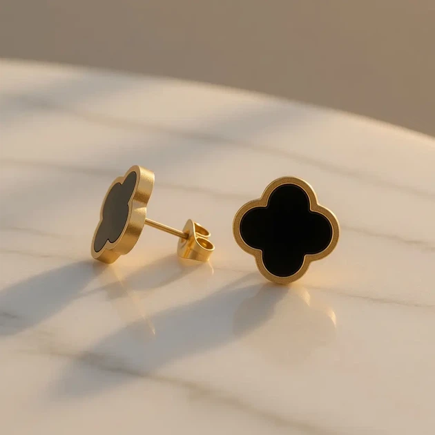 Сережки гладкие в стиле Van Cleef (Gold-Black) - Фото 2 Сережки гладкие в стиле Van Cleef (Gold-Black) - изображение 2