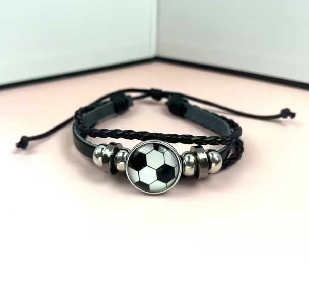 Браслет для чоловіків retro football з м'ячем - Фото 2 Браслет для чоловіків retro football з м'ячем - изображение 2