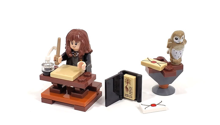 Конструктор Lego Фигурка Hermione's Study Desk Polybag Harry Potter 30392 hp315 - изображение 3