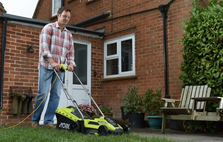 Газонокосарка Ryobi RLM13E33S 1300 Вт - Фото 8 Газонокосарка Ryobi RLM13E33S 1300 Вт - зображення 8