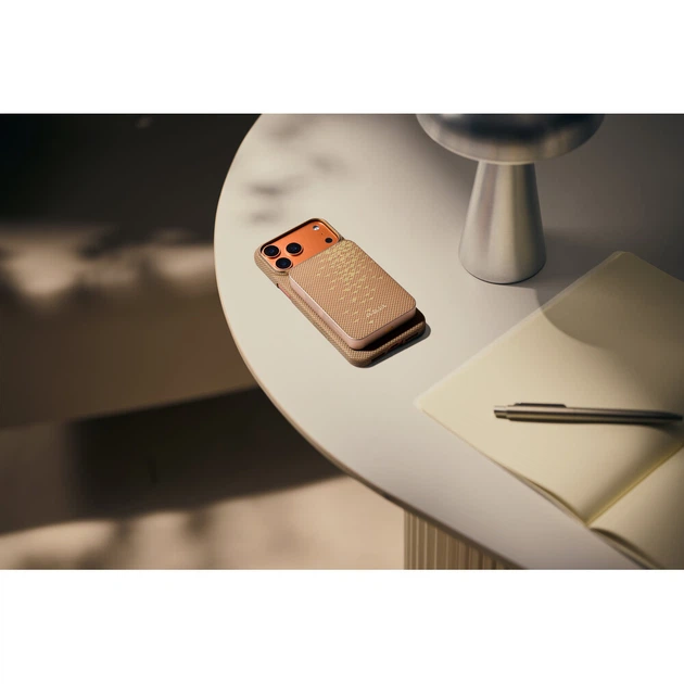 УМБ Pitaka Power Bank Qi2 10 000 mAh Golden Glint (PBQ2504) - Фото 7 УМБ Pitaka Power Bank Qi2 10 000 mAh Golden Glint (PBQ2504) - зображення 7