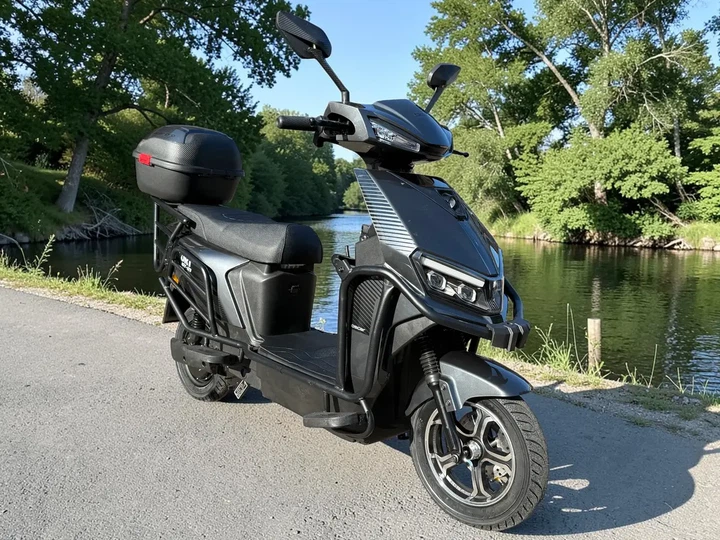 Электроскутер Oscar Sport GT-21 (2500 Вт, 72 В / 30 А·ч, LiFePO4) - изображение 5