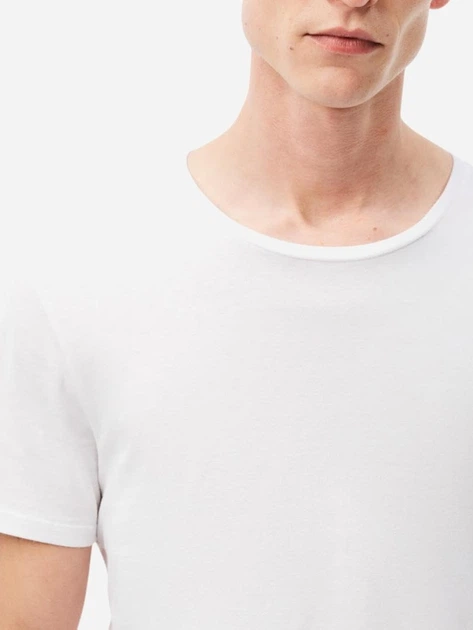 Набір натільних футболок чоловічих Lacoste 203070395 2XL 3 шт Білий/Сірий/Чорний (1159864839) - зображення 4